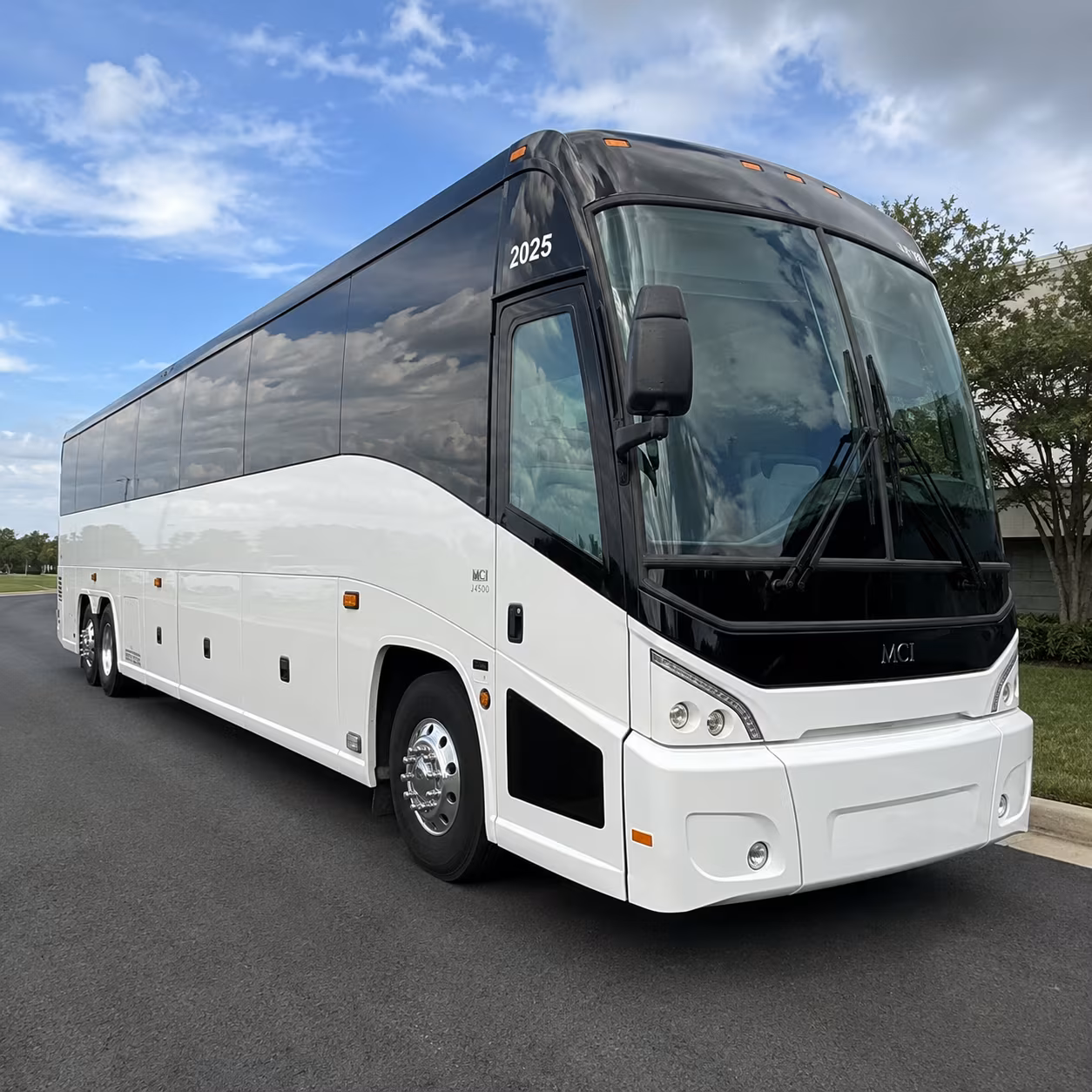 corporate airport shuttles between eagan and msp